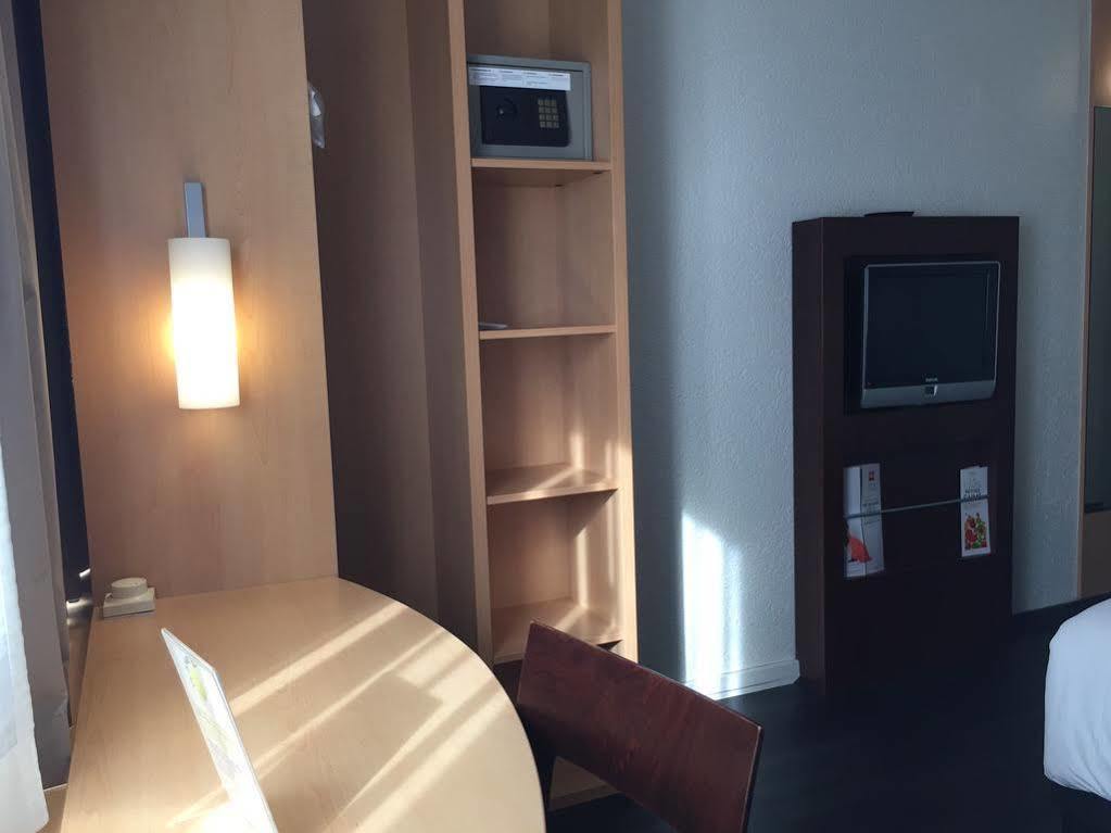 Ibis Geneve Centre Gare Ξενοδοχείο Εξωτερικό φωτογραφία